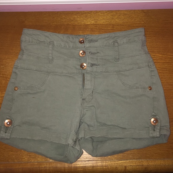 Green high waisted shorts