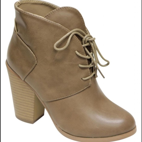 NWT ANNA "Diane Heeled Bootie" 8 Taupe