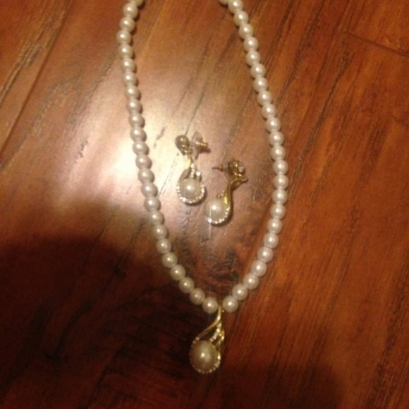 Pearl set