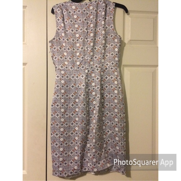 Multicolored pattern tulip dress - Picture 3 of 3