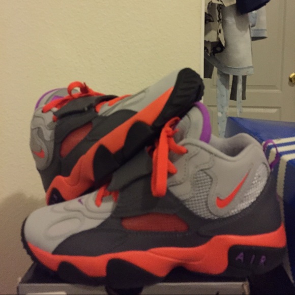 Nike Deions size 6Y = a Women's 8