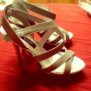 Nina silver heels worn once to a wedding 👰