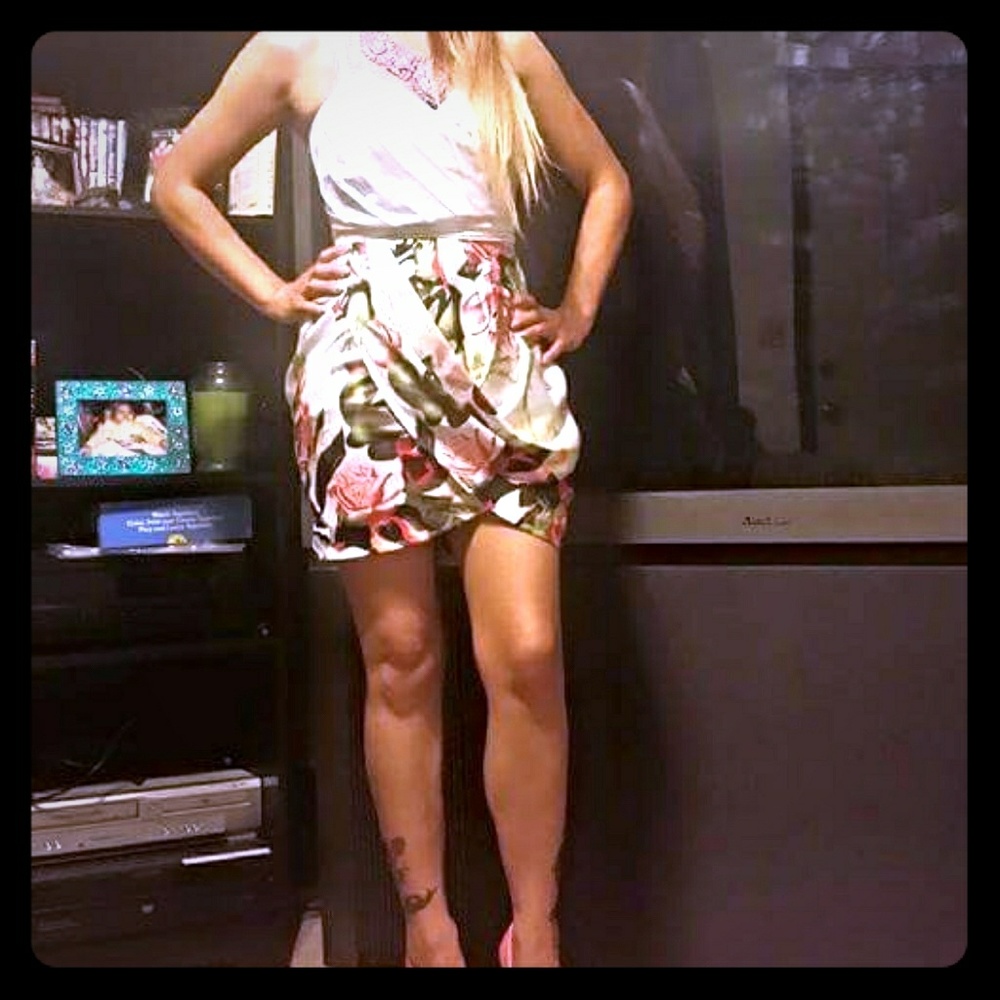 Beautiful tulip floral dress!