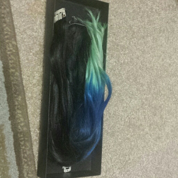 20 in. 190 g human hair extensions - Picture 4 of 4
