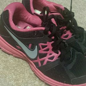 Pink nike relentless 2