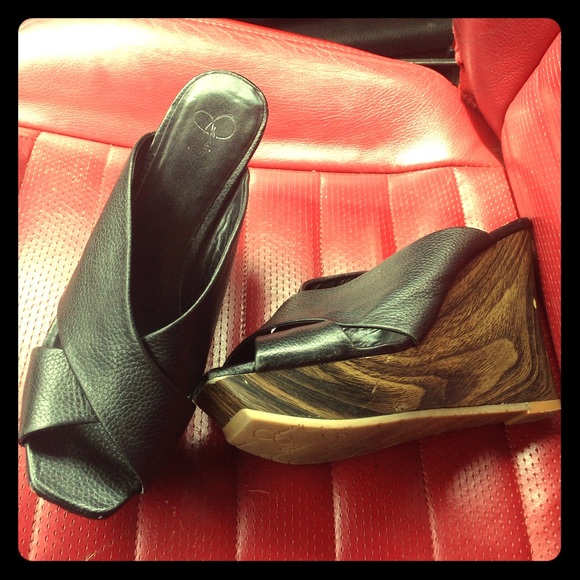 Sexy Jessica Simpson wedges