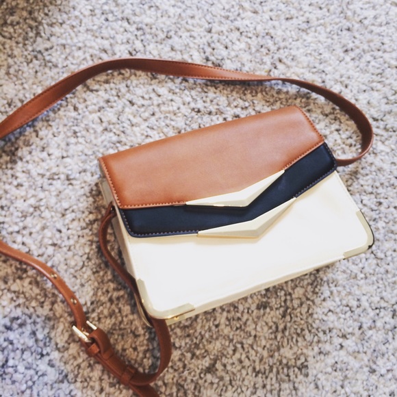 Hand bag