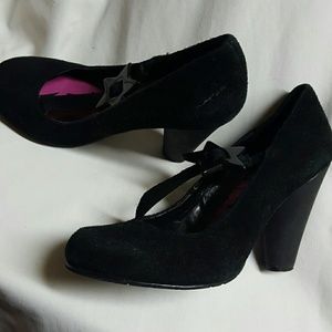 Betsey Johnson suede Pumps
