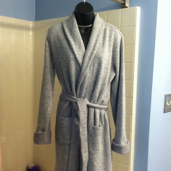 Grey VS Robe