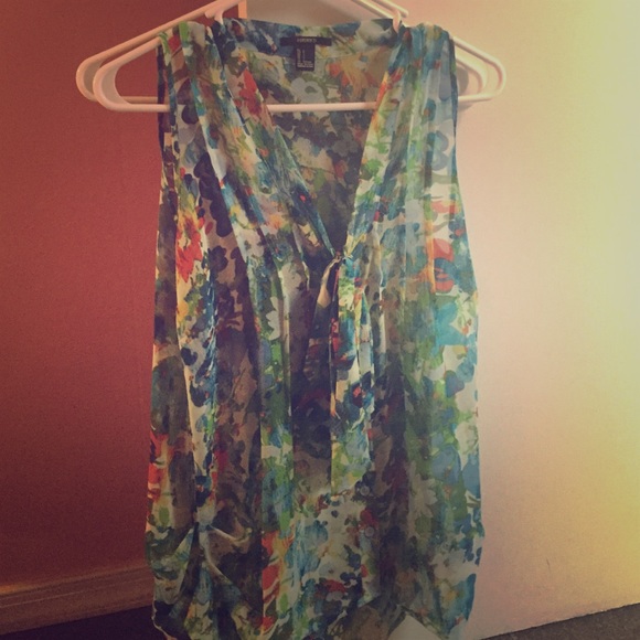 Floral top - Picture 1 of 1