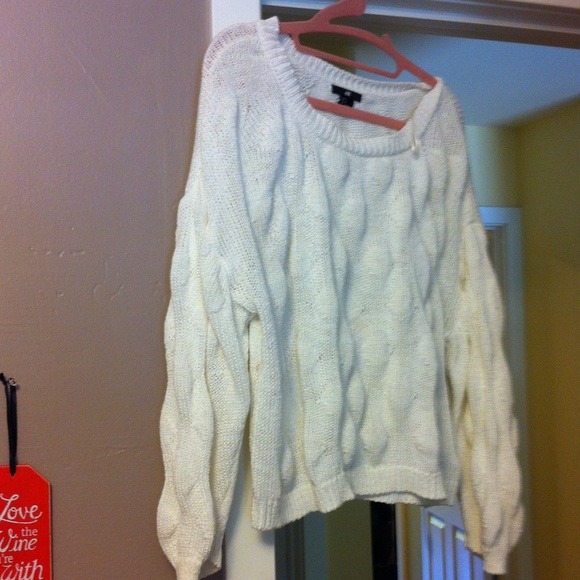 H&m white sweater