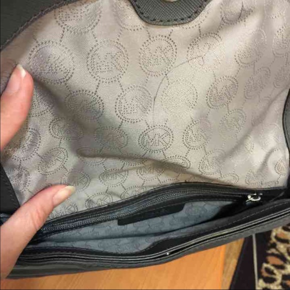 Michael kors Bedford nylon SOLD. - Picture 4 of 4