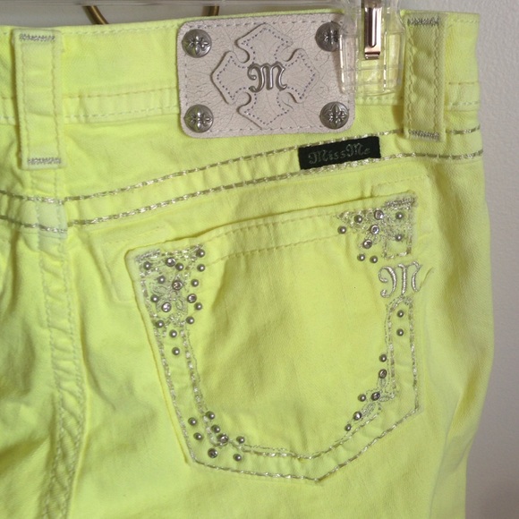 Miss me neon yellow Capri