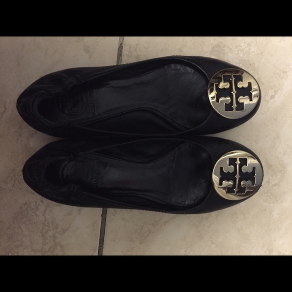 Tory Burch flats gold logo