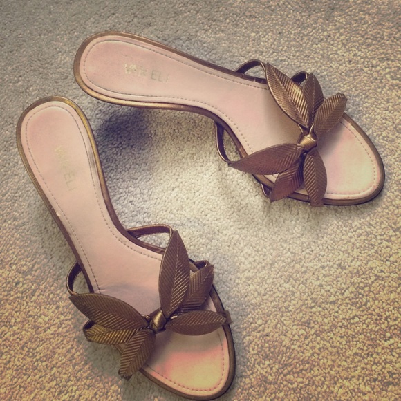 Glam bronze VANELi kitten heel