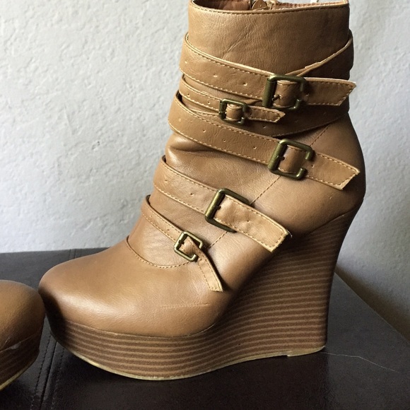 Shoes - Picture 2 of 3