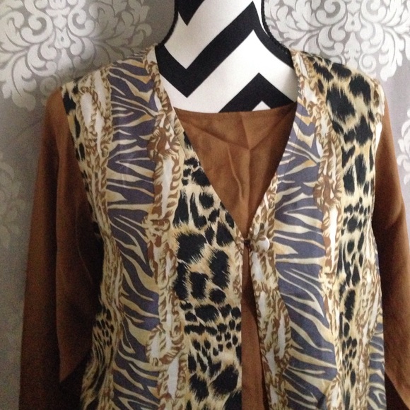 Gorgeous Print Style Top - Picture 2 of 4