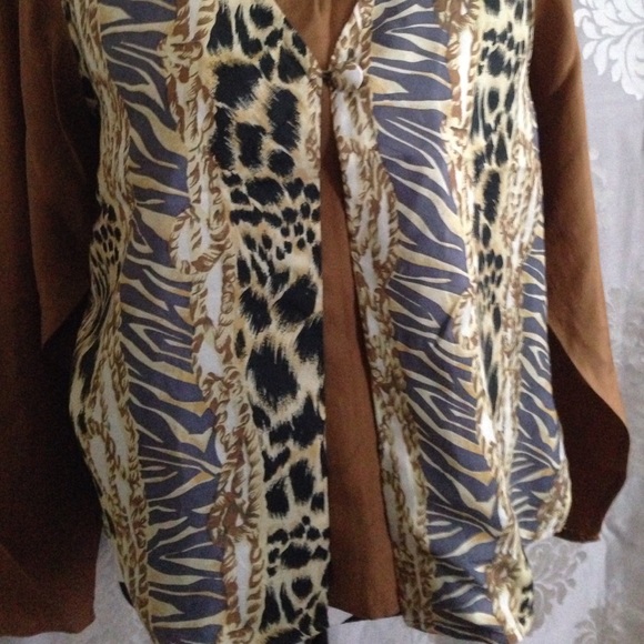Gorgeous Print Style Top - Picture 3 of 4