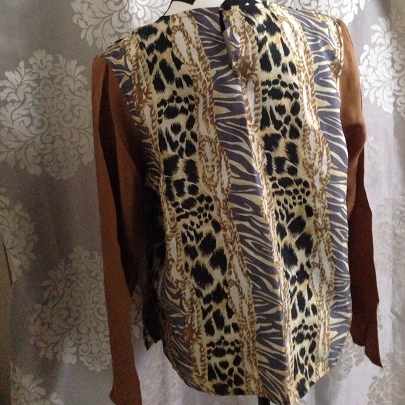 Gorgeous Print Style Top - Picture 4 of 4