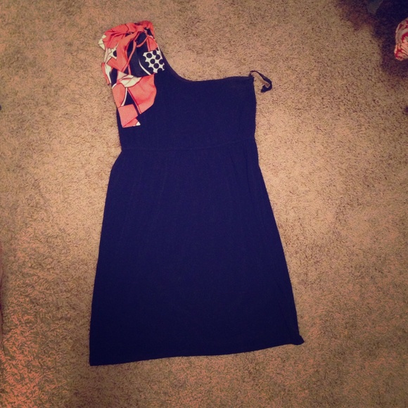 One shoulder Judith march dress