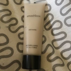 ❤️SOLD❤️Smashbox anti-shine oil absorber.