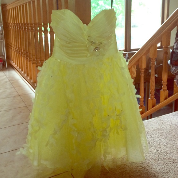 Yellow dress