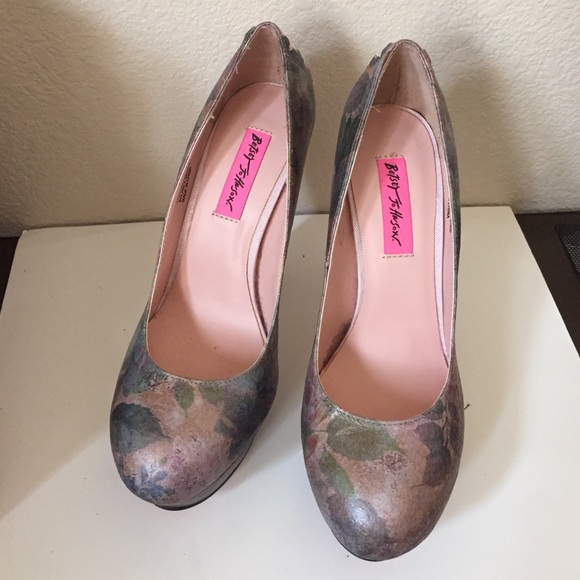 Floral Pumps