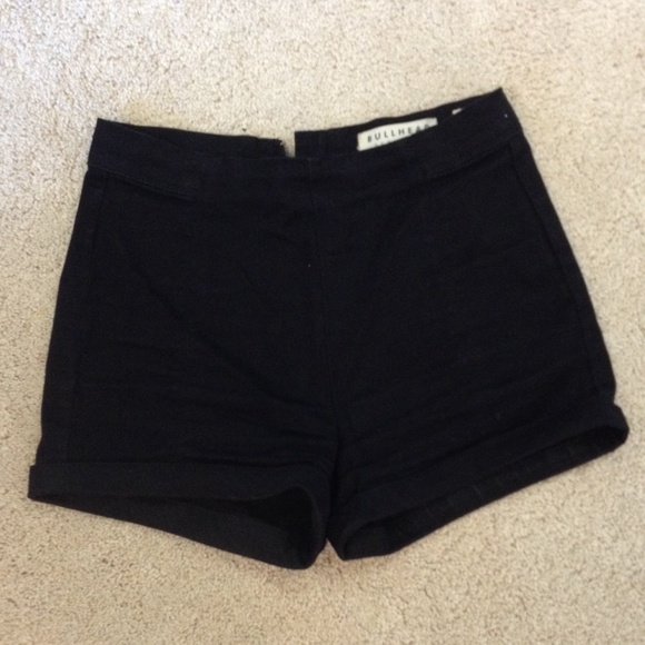 Bullhead Pants - Bullhead black high-waisted shorts