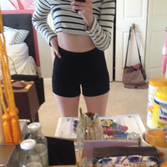 Bullhead black high-waisted shorts - Picture 4 of 4