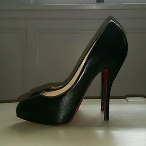 Black Leather Classic Pump