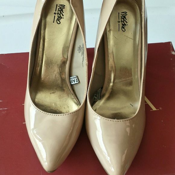 Shoes - Picture 3 of 4