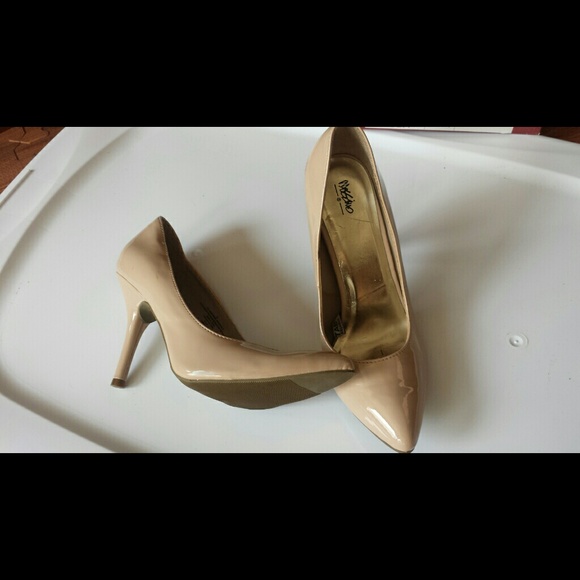 Shoes - Picture 4 of 4