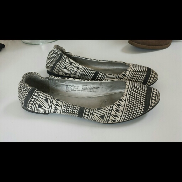 Shoes - Picture 2 of 2