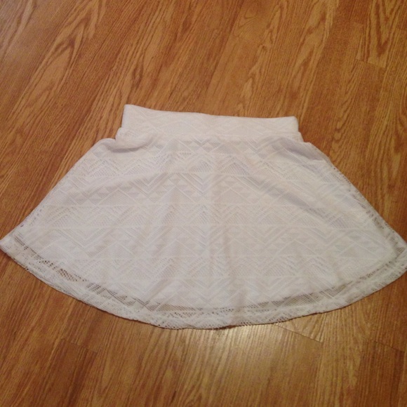 Cute PacSun Lace Ikat Tribal White Skater skirt
