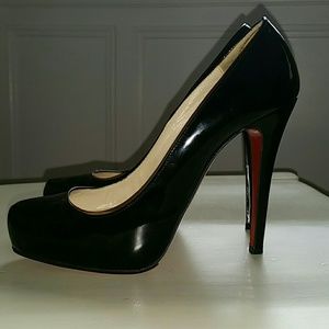 **SOLD** Black Patent Leather Louboutin Heel