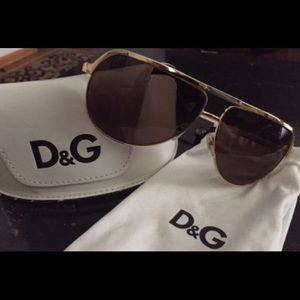D&G Unisex Aviator Sunglasses..