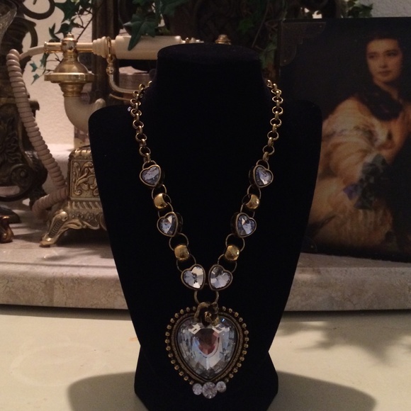 Statement necklace