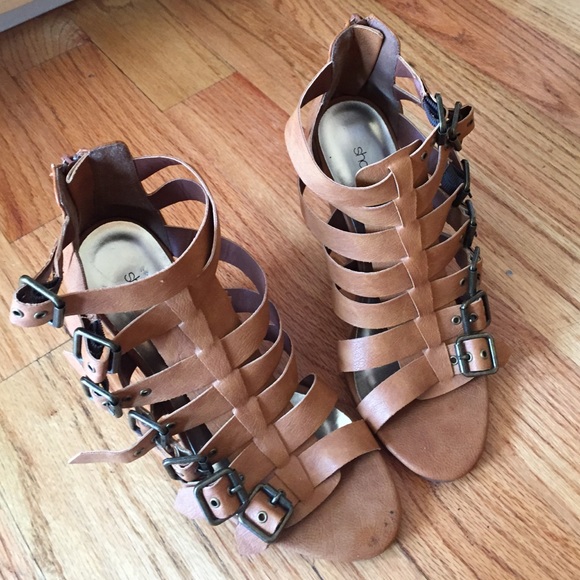 Cute sandals size 9