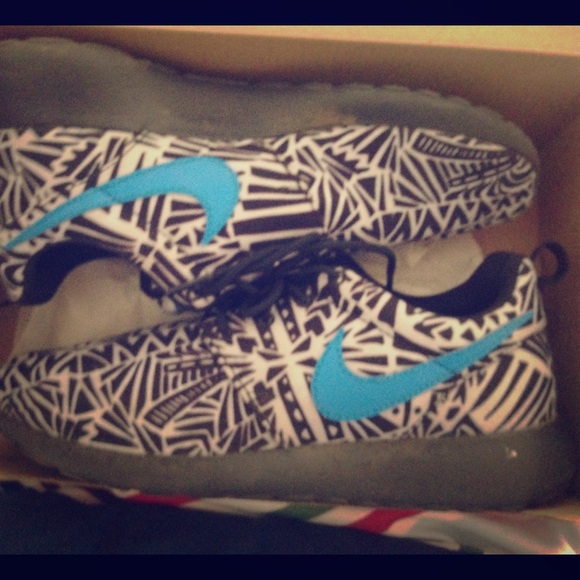 Sz 5Y Nike Roshe