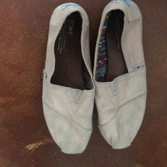 tan toms
