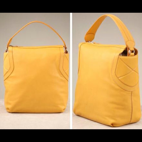 AUTHENTIC MICHAEL KORS LEATHER SHOULDER BAG