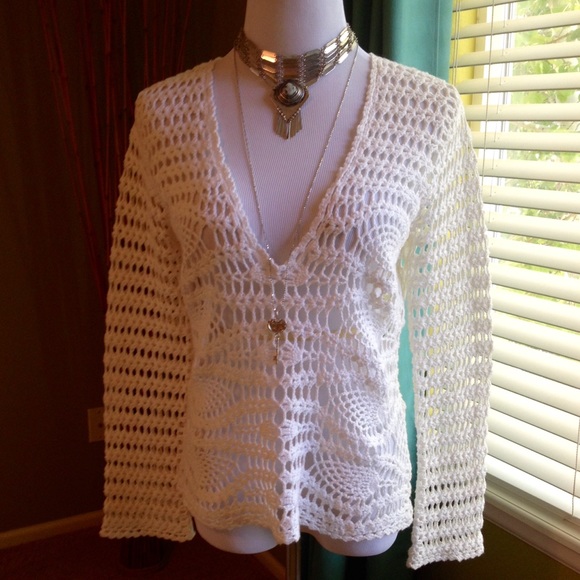 Crochet V-neck pullover top