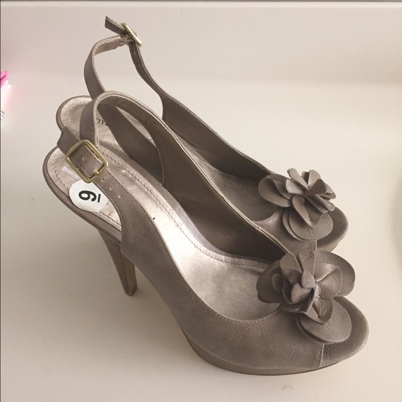 Steve Madden Girl heel!