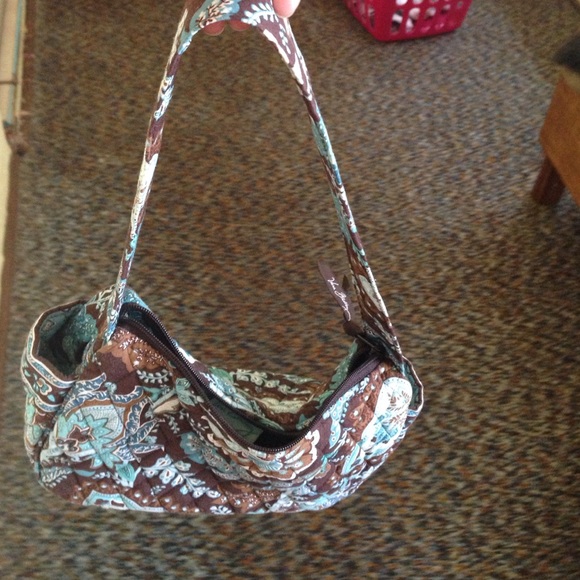 Small shoulder purse.