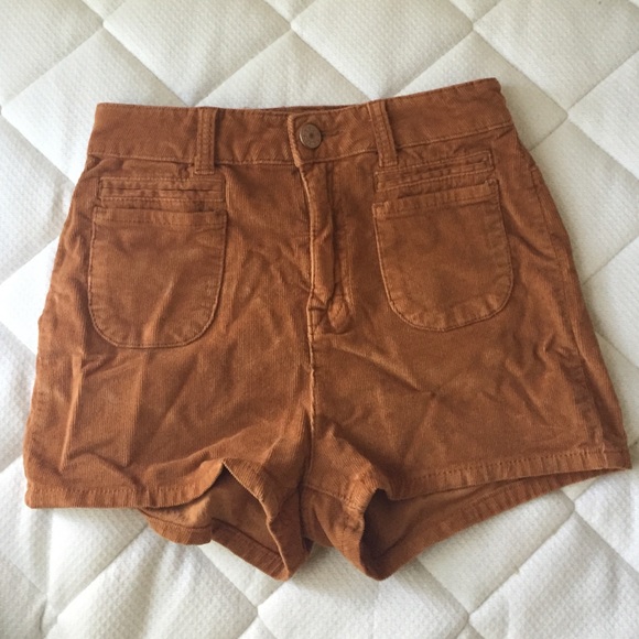SOLD NWOT Urban outfitters corduroy shorts - Picture 3 of 3