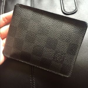 Men's 100% authentic Louis Vuitton wallet