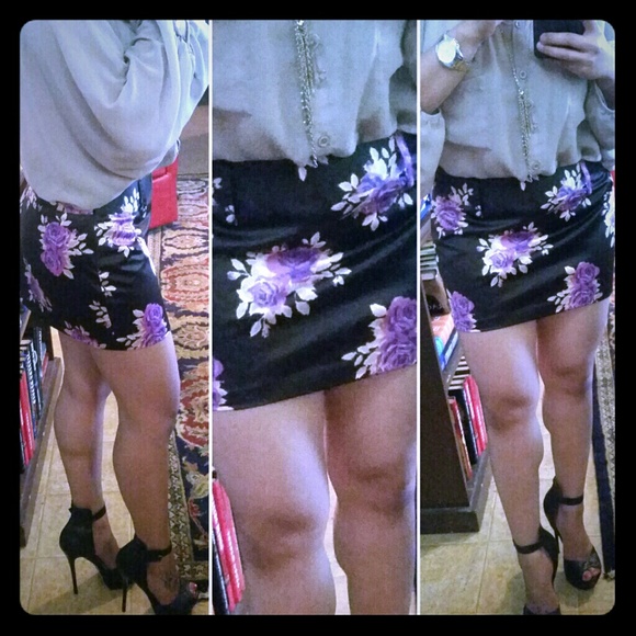 Floral mini skirt