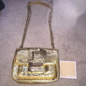 Michael kors purse