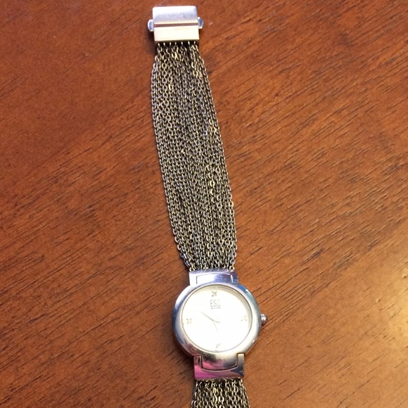 GUC Esq Woman's Multi Chain Bracelet Watch - Picture 2 of 5