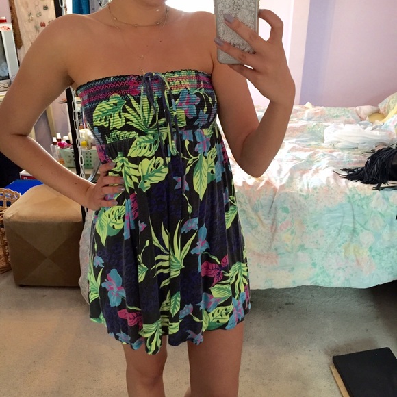 PacSun Dresses & Skirts - Strapless PacSun sundress